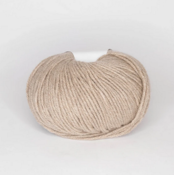9485 - Siulų dama - siūlai mezgėjoms megzti kojines megztinius šalikus šalikas megztinis siūlų parduotuvė pigiausi siūlai geriausi pasiūlymai nemokama registracija - Siūlų Dama Siūlų pasaulis https://www.siuludama.lt <strong>Sudėtis</strong>: 100 % kašmyras <strong>Svoris/ilgis</strong>: 50 g apie 150 m <strong>Rekomenduojamas virbalų dydis</strong>: 5.00 mm <strong>Priežiūra</strong>: skalbimas rankomis LNG-ecocashmere